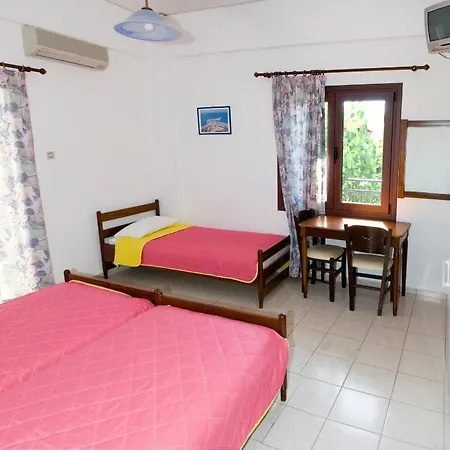 Oasis Studios Palaiochora Room photo